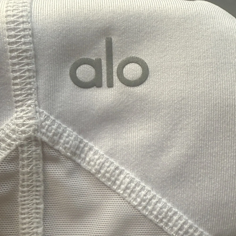 ALO Yoga Women's White Leggings Mid rise Mesh
